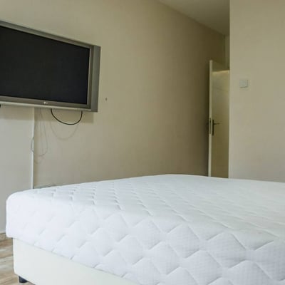 Location d’un appartement meublé et spacieux de 3 pièces, 86 m², près du centre-ville, Nouveau Belgrade, Serbie